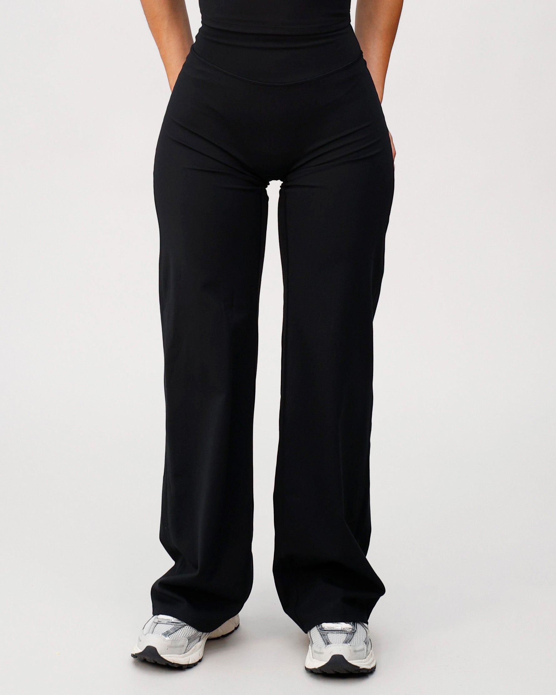 Form Wide Leg Pants - Short Black